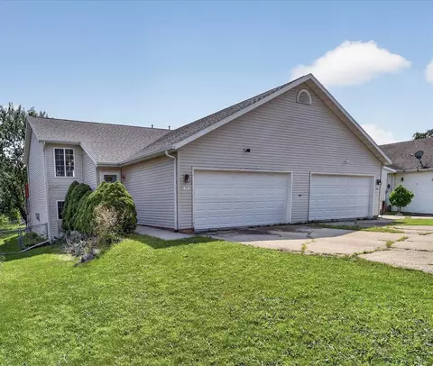 1201 Winston Dr, Edgerton, WI 53534