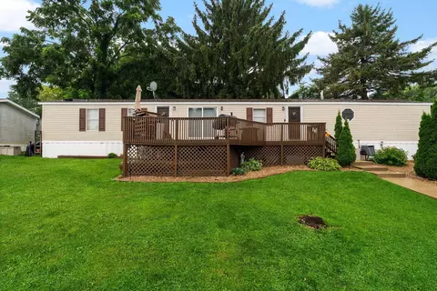 62 Apple Hill Dr, Blue Mounds, WI 53517