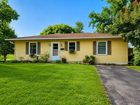 144 W Lucy St, Darlington, WI 53530