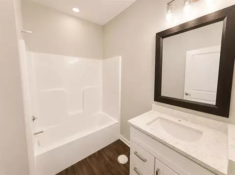 Bath - 252 NW 3rd Ave, Monroe, WI 53566 photo 4 of 4