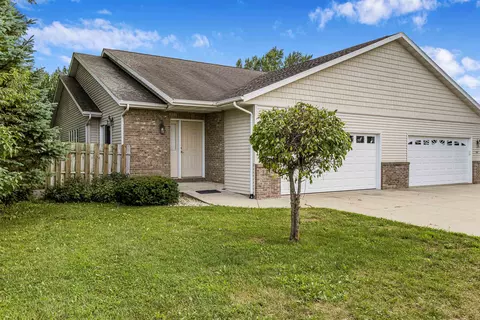 1505 Broadway St, Prairie Du Sac, WI 53578