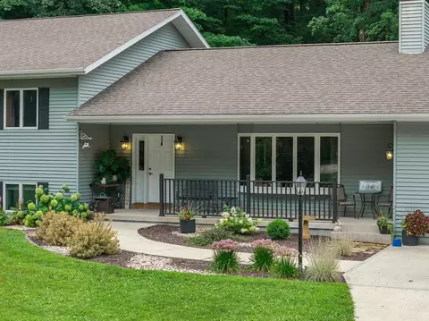 s2480 Meadowview Road, Reedsburg, WI 53959
