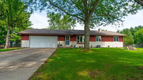 4710 W Greenfield Rd, Janesville, WI 53548