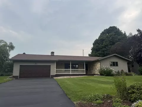 119 Grand St, Highland, WI 53543