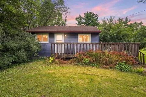4997 W Clayton Rd, Fitchburg, WI 53711