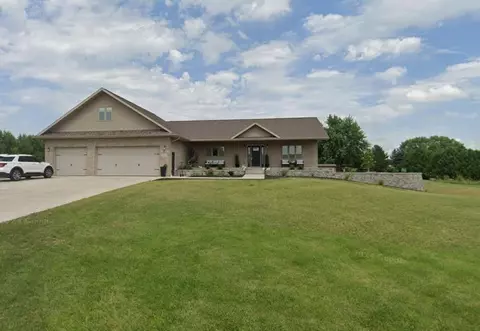 6864 Fawn Rd, Platteville, WI 53818