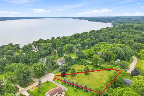 L32 Camelot Trace, Green Lake, WI 54941