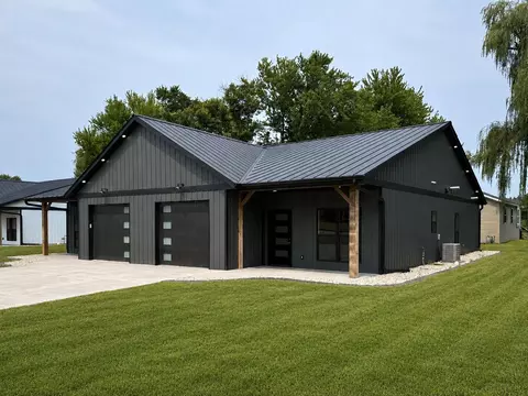 802 Sharon St # A, Arena, WI 53503
