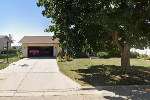 121 Westridge Rd, Janesville, WI 53548