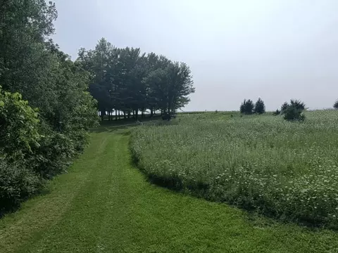 3730 W Banfield Rd, Potosi, WI 53820