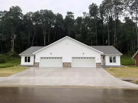1107 Rusalka Cir, Reedsburg, WI 53959