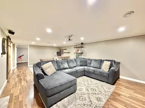 Living - 2015 Murphy Woods Rd, Beloit, WI 53511 photo 8 of 9
