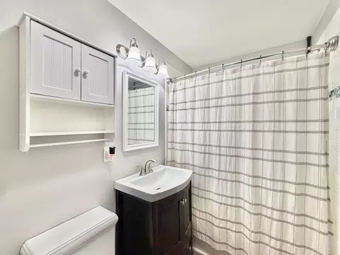 Bath - 2015 Murphy Woods Rd, Beloit, WI 53511 photo 1 of 1