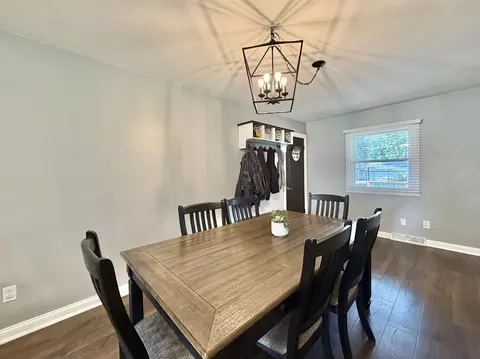 Dining - 2015 Murphy Woods Rd, Beloit, WI 53511 photo 3 of 4