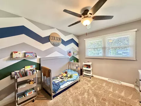 Bedroom - 2015 Murphy Woods Rd, Beloit, WI 53511 photo 2 of 3