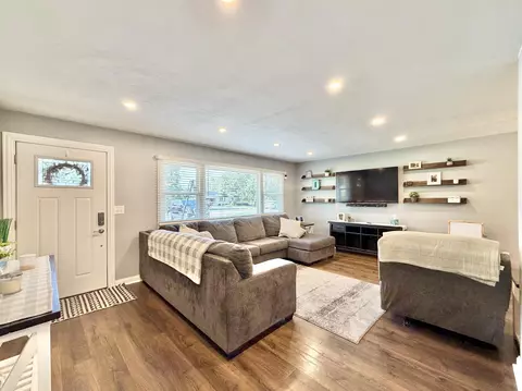 Living - 2015 Murphy Woods Rd, Beloit, WI 53511 photo 1 of 9