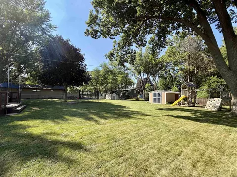 Exterior - 2015 Murphy Woods Rd, Beloit, WI 53511 photo 4 of 9