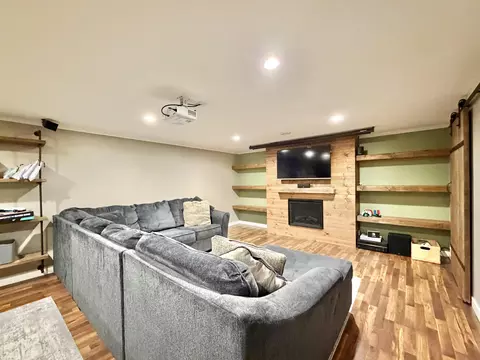 Living - 2015 Murphy Woods Rd, Beloit, WI 53511 photo 7 of 9