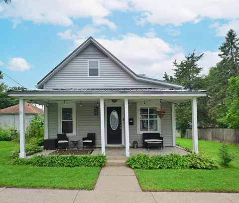 604 Grove St, Baraboo, WI 53913