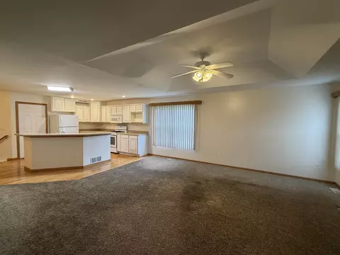 Living - 23022308 Bootmaker Dr, Beloit, WI 53511 photo 6 of 8