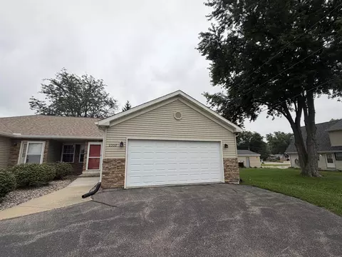 Exterior - 23022308 Bootmaker Dr, Beloit, WI 53511 photo 2 of 9