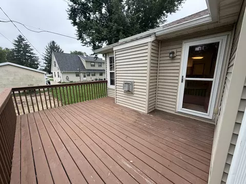 Exterior - 23022308 Bootmaker Dr, Beloit, WI 53511 photo 4 of 9