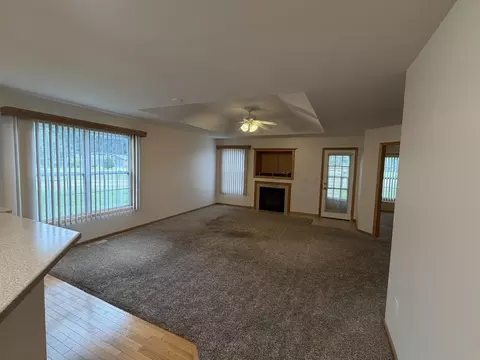 Living - 23022308 Bootmaker Dr, Beloit, WI 53511 photo 7 of 8