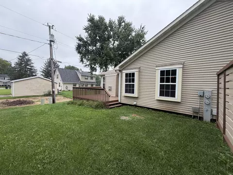 Exterior - 23022308 Bootmaker Dr, Beloit, WI 53511 photo 5 of 9