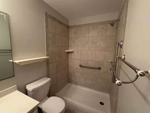 Bath - 23022308 Bootmaker Dr, Beloit, WI 53511 photo 1 of 7