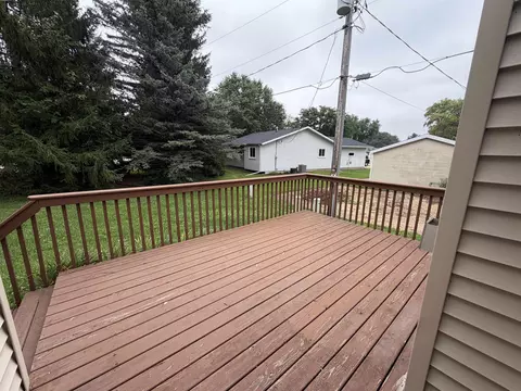 Exterior - 23022308 Bootmaker Dr, Beloit, WI 53511 photo 3 of 9