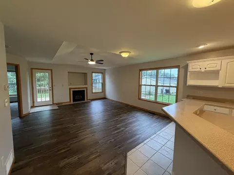 Living - 23022308 Bootmaker Dr, Beloit, WI 53511 photo 3 of 8