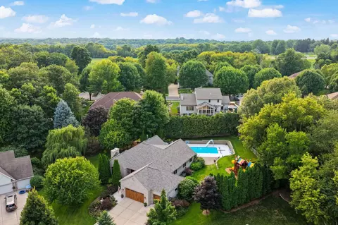 10 Vienna Cir, Madison, WI 53718