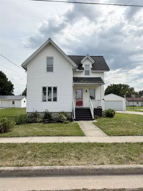 220 Center St, Randolph, WI 53956