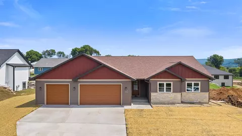 402 Eisenhower St, Baraboo, WI 53913