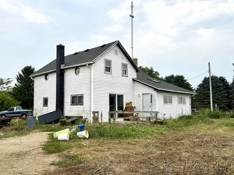 w7480 Wisconsin 39, New Glarus, WI 53574