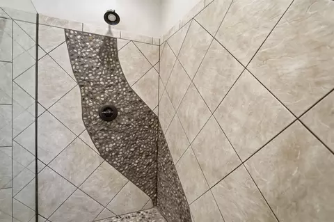 Bath - 5218 Riverview Circle Dr, Thomson, IL 61285 photo 4 of 4