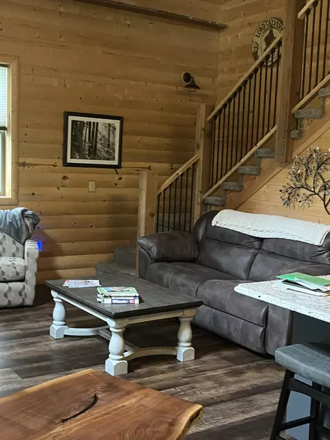 58011 Hobbs Hollow Rd, Eastman, WI 54626