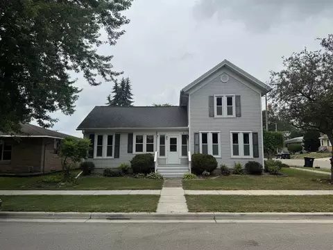 95 N High St, Markesan, WI 53946