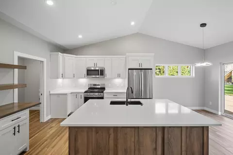 806 Saddle Rdg, Portage, WI 53901