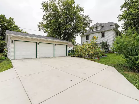 Exterior - 807 E 3rd Ave, Brodhead, WI 53520 photo 10 of 22
