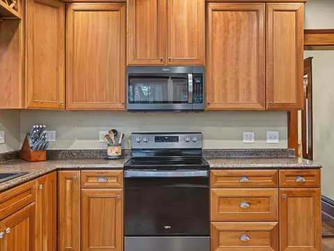Kitchen - 807 E 3rd Ave, Brodhead, WI 53520 photo 4 of 5