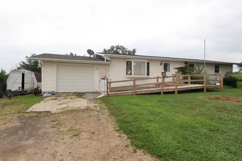9158 Hwy 81, Beetown, WI 53802