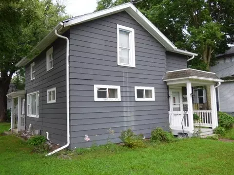 403 Center Ave, Janesville, WI 53548