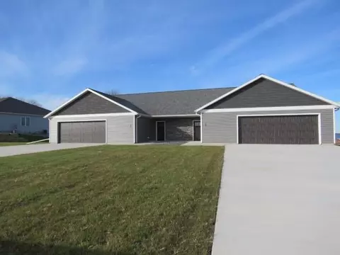 131 Linden Ln, Fox Lake, WI 53933