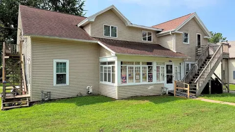 331 E Pearl St, Neshkoro, WI 54960