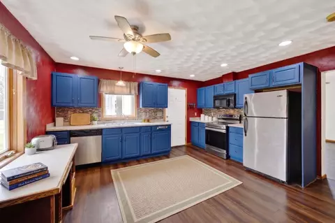 801 E Chestnut St, Pardeeville, WI 53954