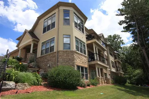 895 Canyon Rd #103, Wisconsin Dells, WI 53965