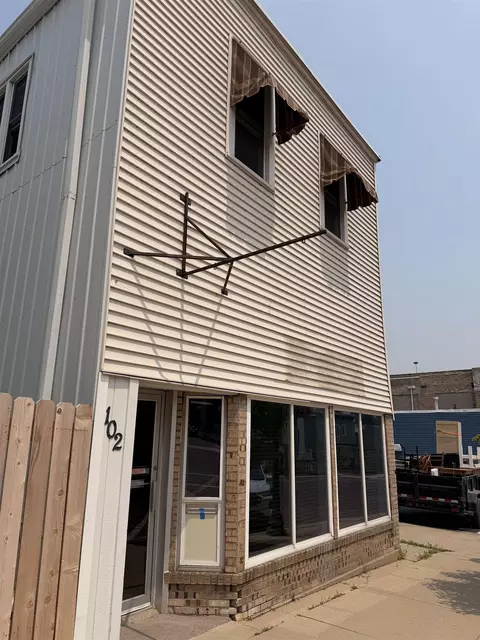 102 E Main St, Evansville, WI 53536