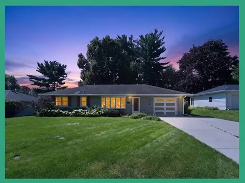 414 Woody Ln, Monona, WI 53716