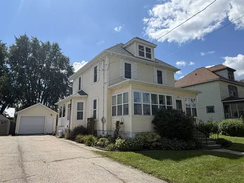 331 W Harrison St, Columbus, WI 53925